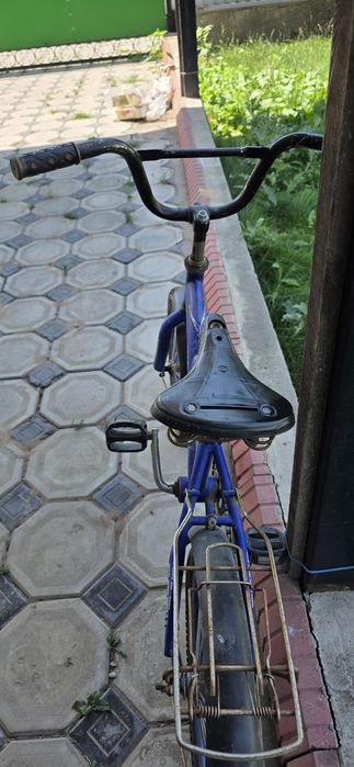 Велосипед детский, примерно от 6 лет.