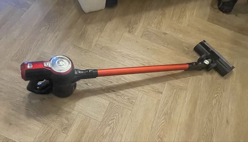 Продам пылесос с зарядкой