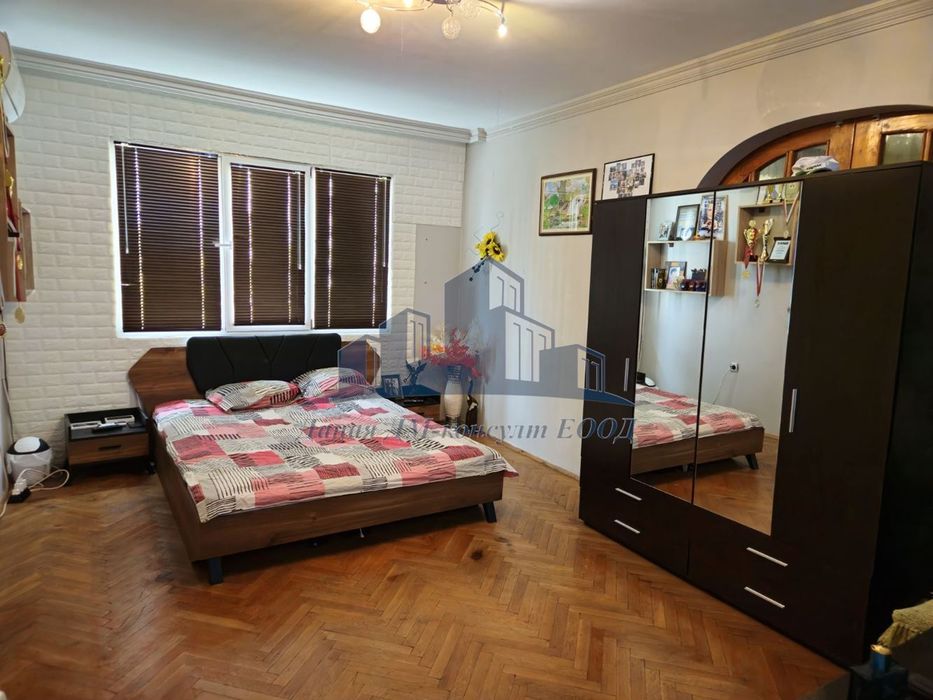 Продава се Четиристаен апартамент в Шумен, Добруджански - 103 кв.м за 1238 €/кв.м - Снимка #6