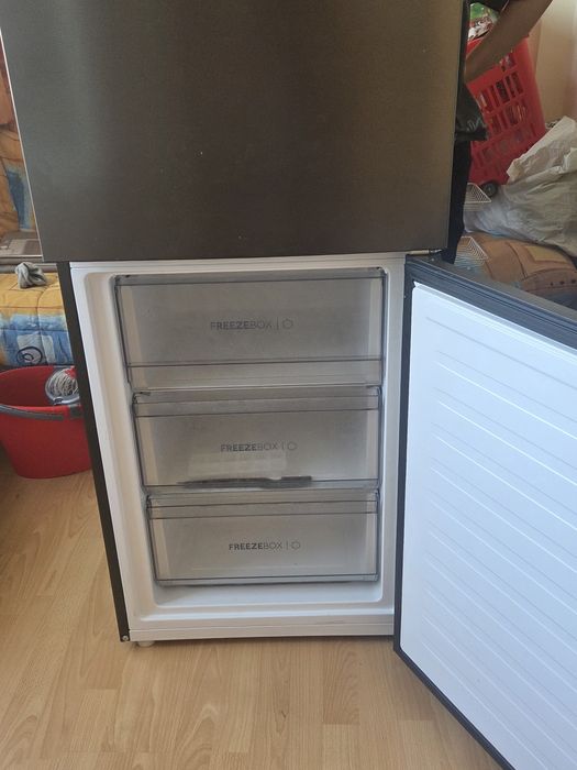 Продавам хладинк Haier HDPW 5618 DNPD -185 см -почти нов