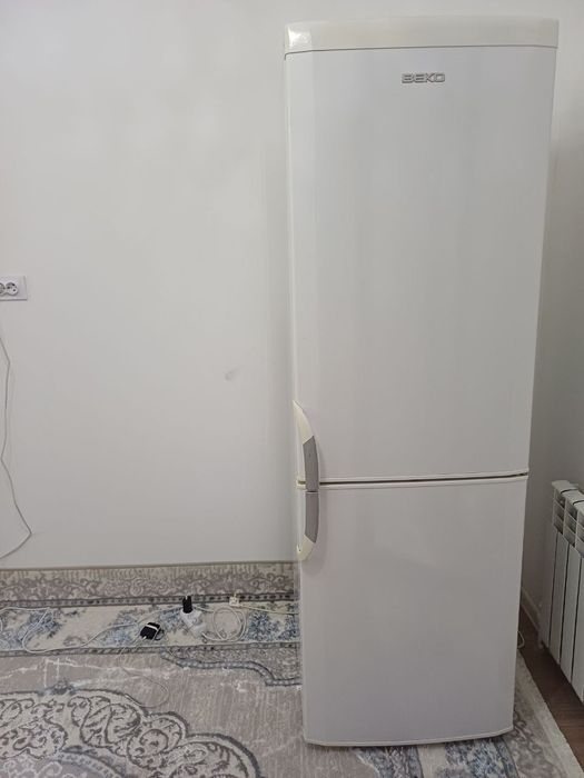 Продается рабочий холодильник BEKO