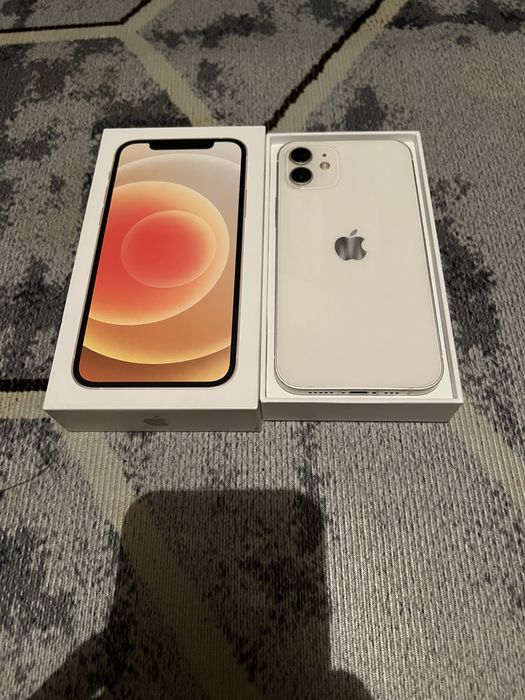 Продаю Iphone 12