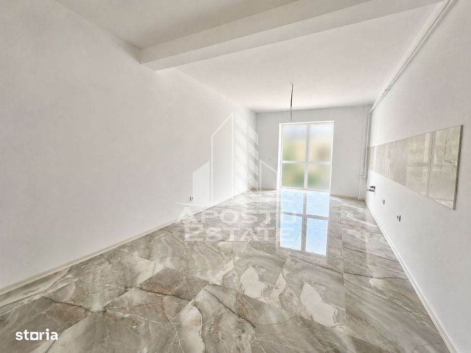 Apartament cu 2 camere, 2 balcoane, etaj 1, zona Planetelor — fotografia 3