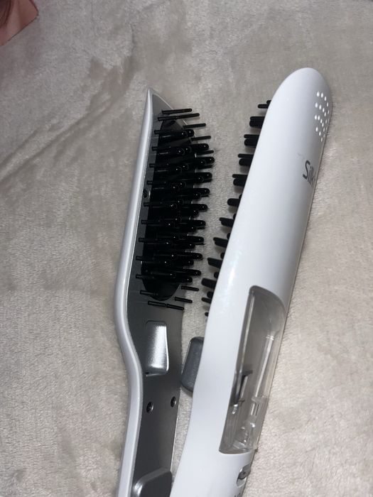 Perie de indreptat parul cu aburi Silk’n