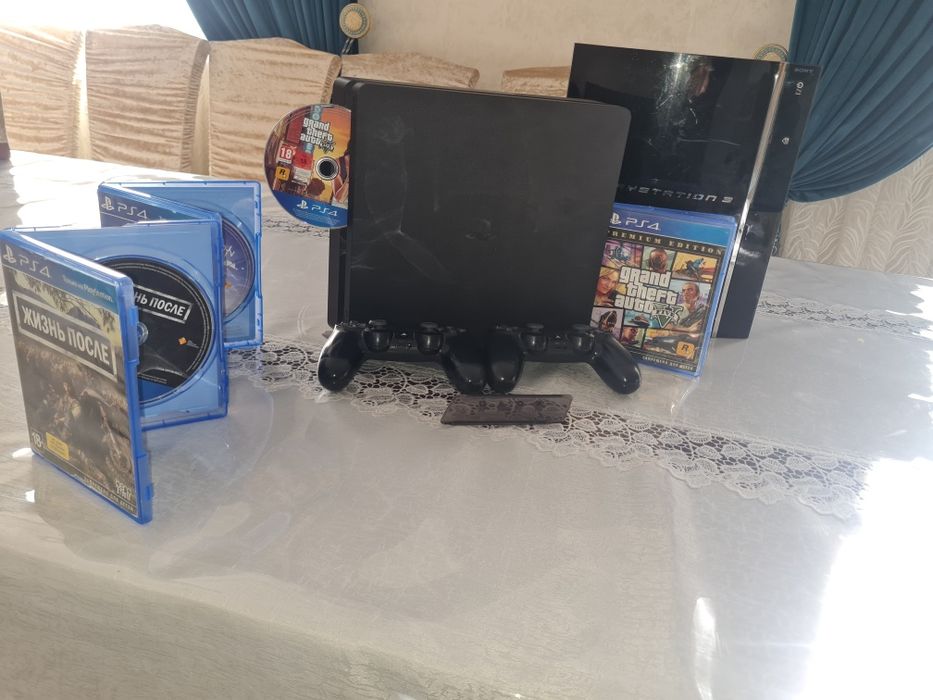 Продам Плейстейшен 4 PS 4 silm