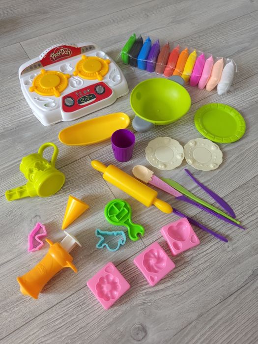 Продам пакет игрушек для девочек.