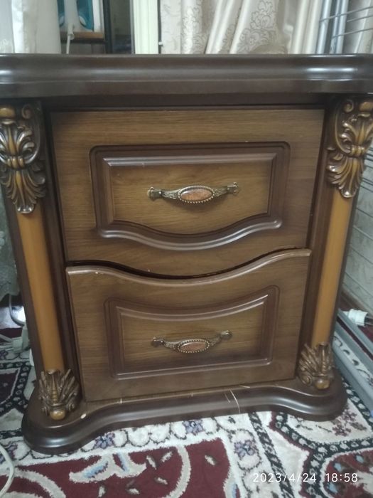 Качественный спальный гарнитур большого размера