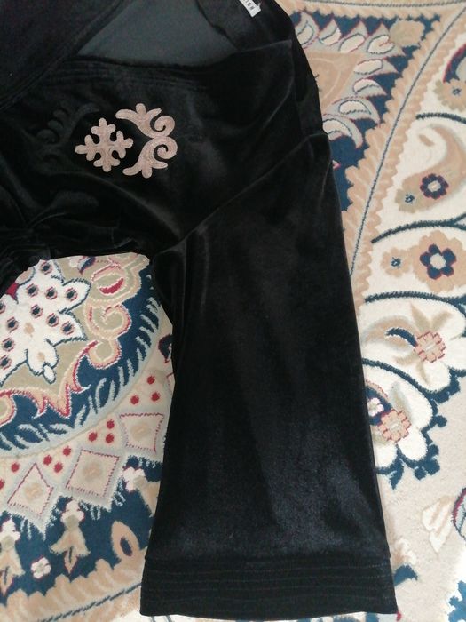 Пиджак сатылады оюлы