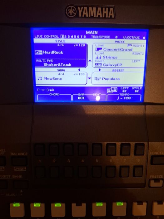 Yamaha PSR- S670