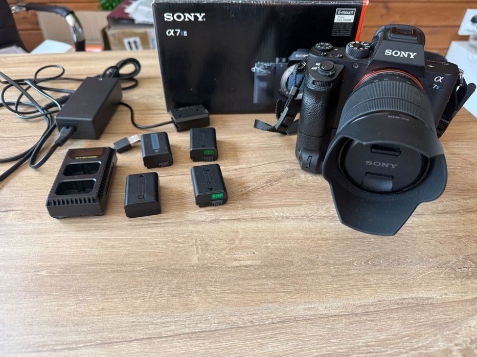 Sony A7sII + Sony FE3.5-5.6/ 28-70
