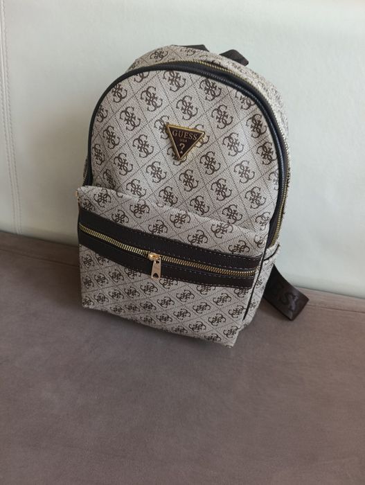 Дамски раница Guess, НОВИ