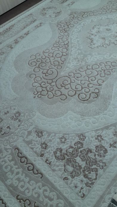 Продам ковёр в зал 48000