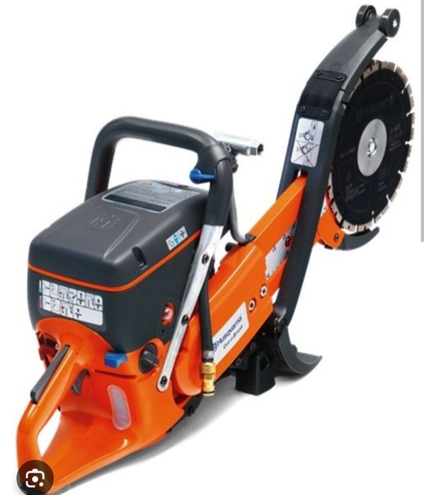 Închiriez placă vibrantă,picamăr,mai compactor etc