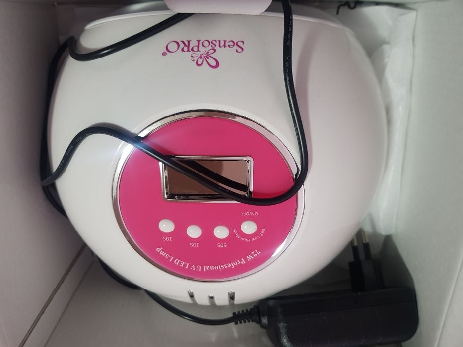 Unghii cu gel noua in cutie nefolsit