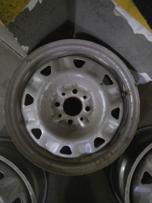 Диски на 14 ВАЗ и Пассат.