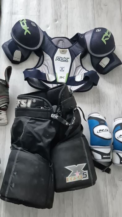 Продаётся хоккейная экипировка
