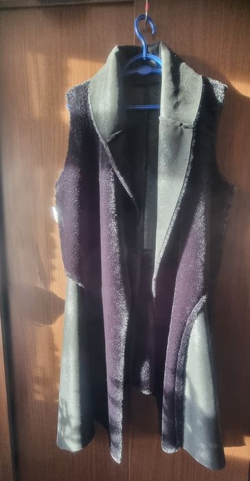 Vând vestă imitație blană și piele