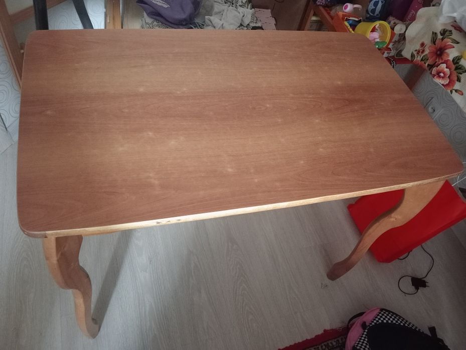 Стол кухонный обычный
