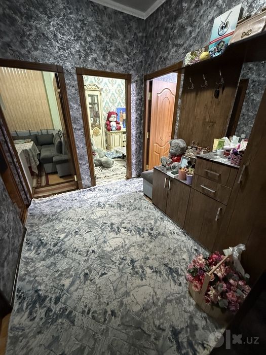 Qarshi shahar Paxtazorda dom 2 xona + balkon 65 kv.m
