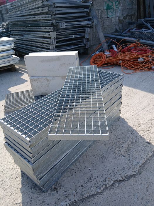 Trepte zincate galvanizate