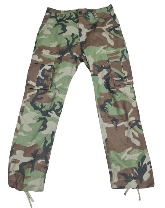 Карго Панталон Nike SB

Чисто нови без етикет. 

Размер М

Цена 99 лв.