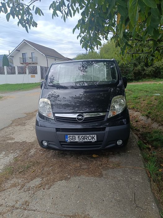 Vînd OPAL Vivaro 2.0#diesel#euro5#7 locuri 115cp. 2012# Westfalia
