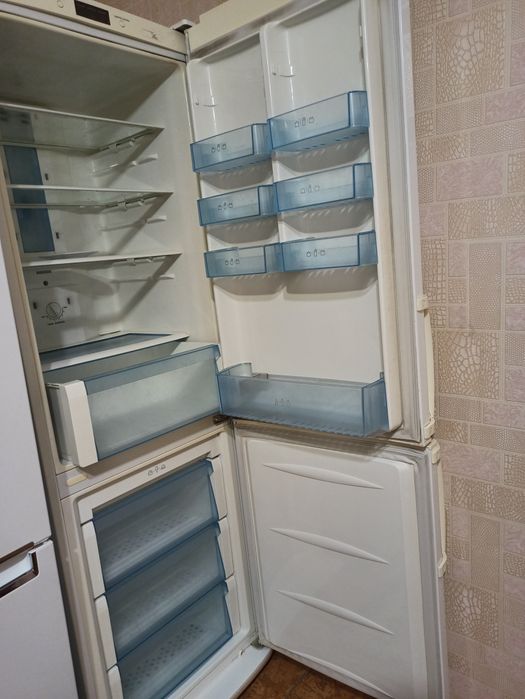Продам холодильник