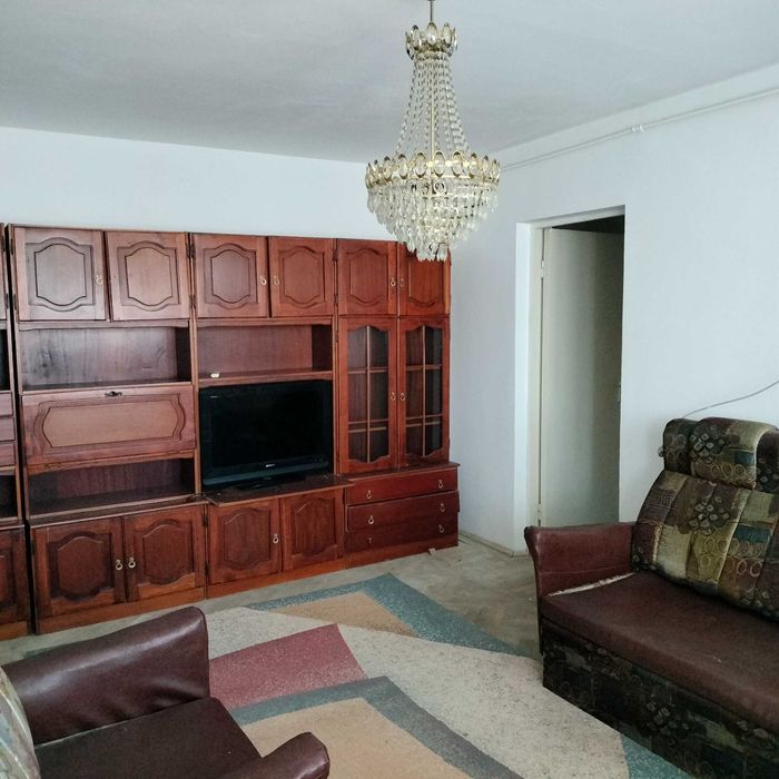 Inchiriez apartament