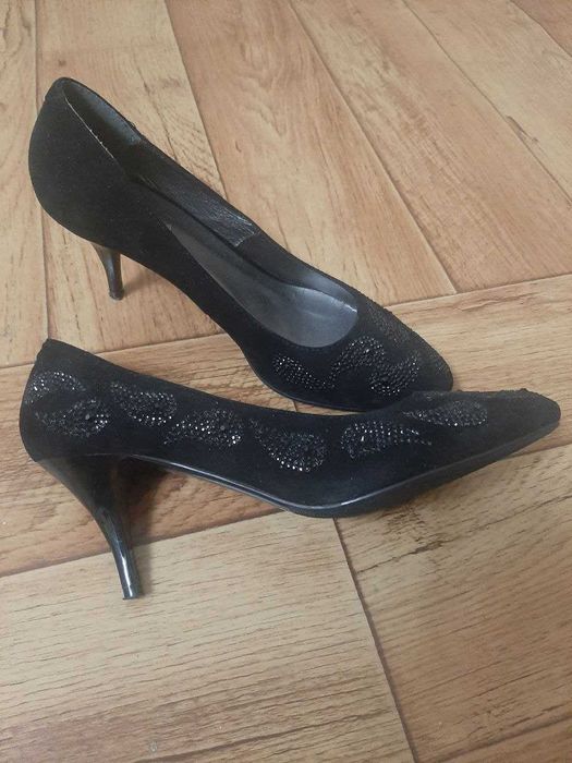 Продаются женские туфли