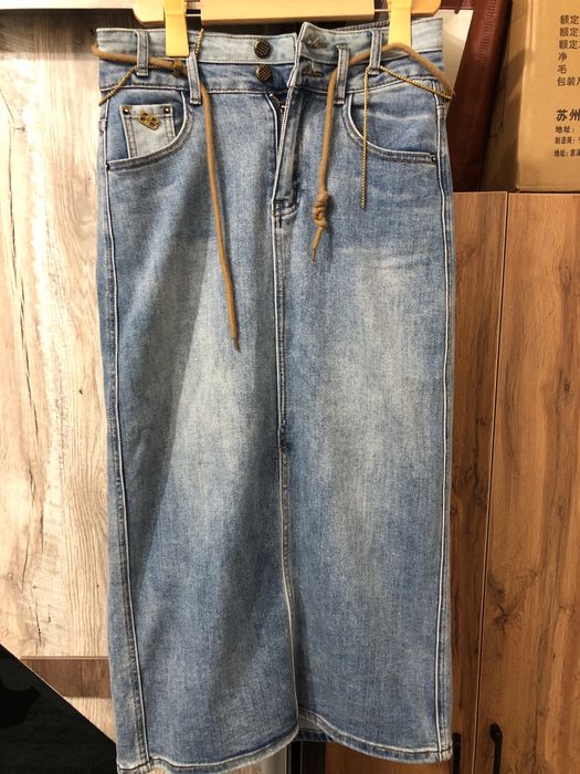 все вещи отдам по приемлимой цене йены начинаются от 50-100 тыс