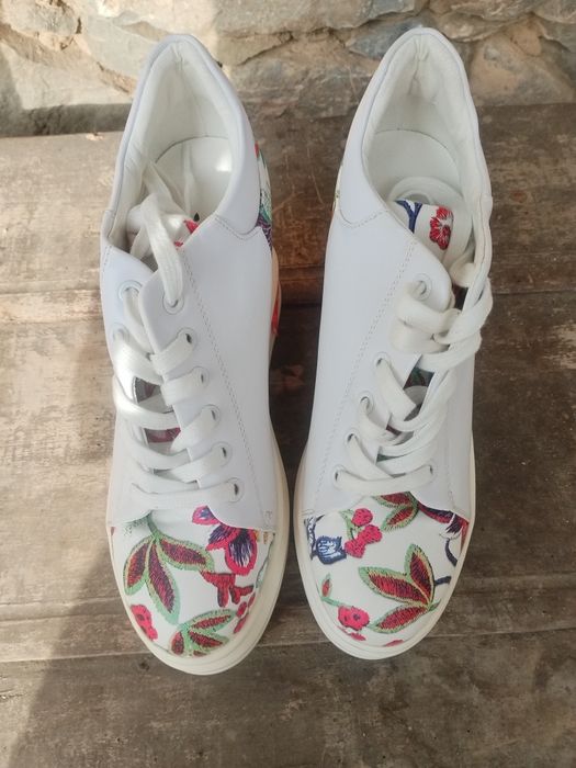 Кецове Converse.