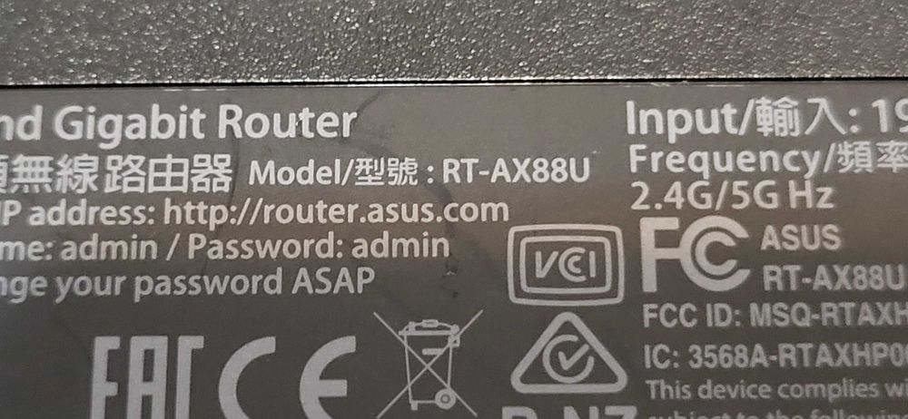 Router Wireless ASUS RT-AX88U, AX6000, Dual-Band, Wi-Fi 6, AiMesh, AiProtection Pro, MU-MIMO, 4 antene Wi-Fi