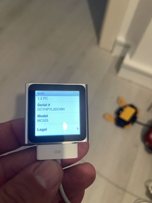 Apple iPod nano fat (3rd Generation) 4Gb model MA978 / MB245