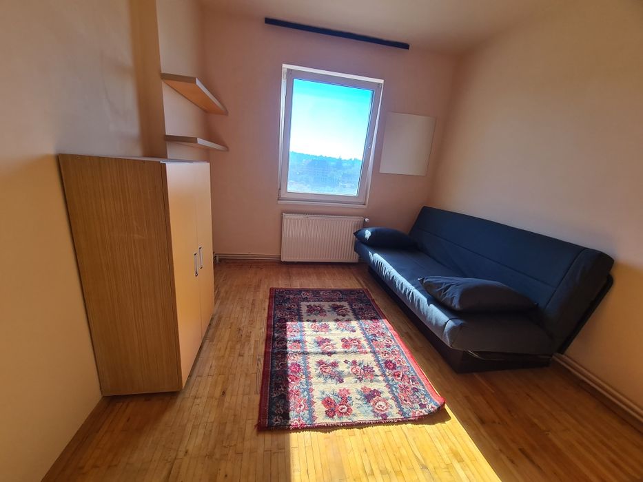 ÎNCHIRIERI  apartamente 3 camere, 2 balcoane,2 bai, living