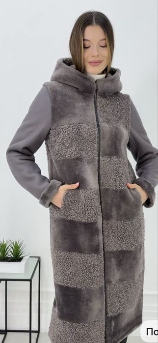 Стильная дубленка с капюшоном