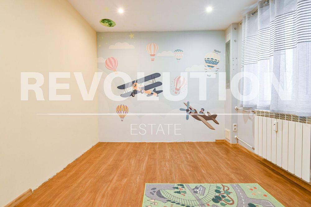 Продава се Тристаен апартамент в София, Фондови жилища - 61 кв.м за 1522 €/кв.м - Снимка #7