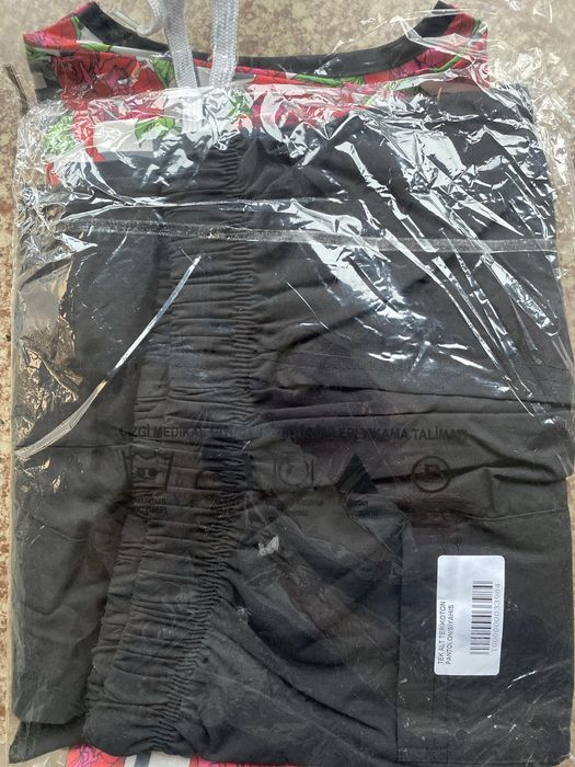 Медицинско облекло панталон с туника и медицинско ортопедично сабо