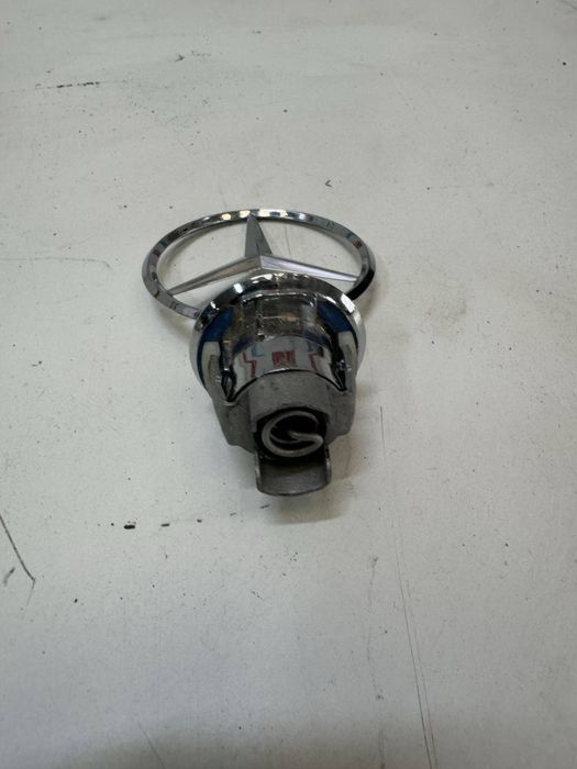 Emblema semn capota fata antena radio GPS navigatie Mercedes W212