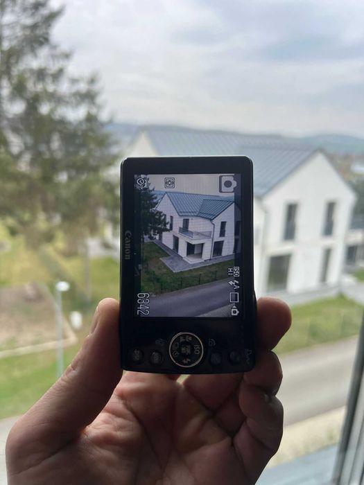 Aparat foto digital camera foto Canon IXUS 75 cu baterie si incarcator originale, card 4gb, poze retro, printeaza data si ora pe foto pt statii itp