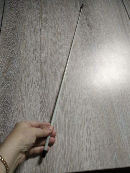 Палочка для ленты, скакалка, мешок.