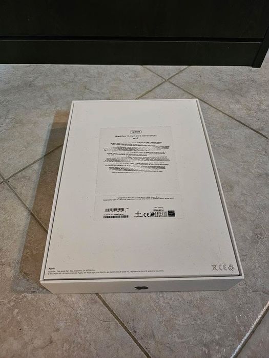 Разпродажба на кутии Apple