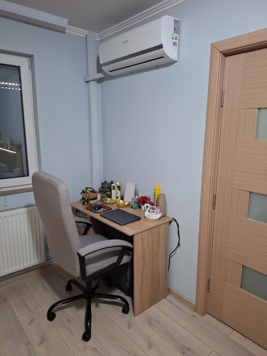Vand apartament cu doua camere