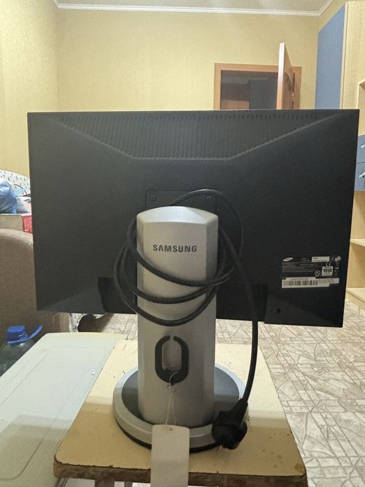 Монитор рабочий