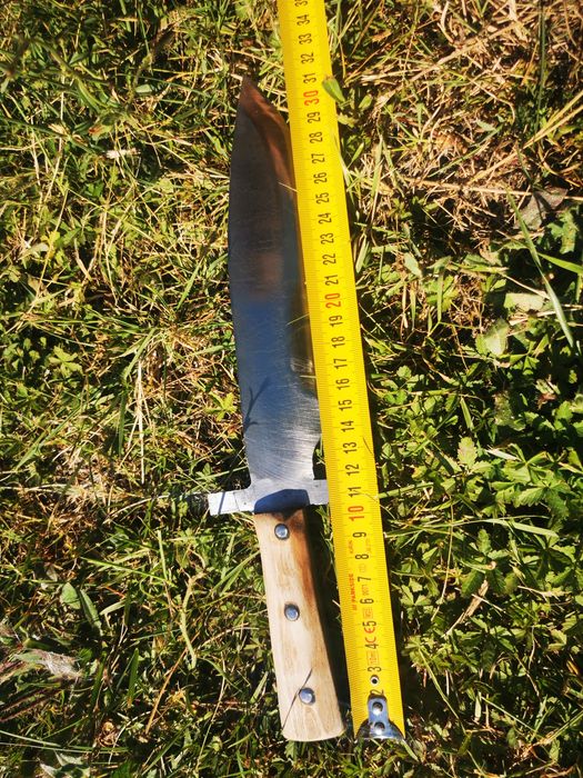 Cuțit de vânătoare / supraviețuire din oțel arc – Mâner salcâm, 32 cm