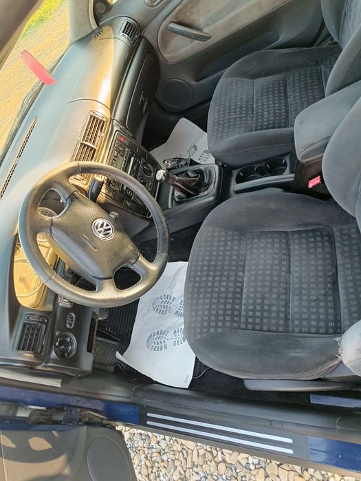 Vând Passat 1.9 ,2003