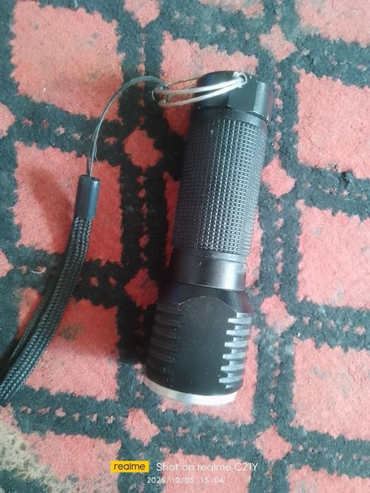 Фонарик продаётся