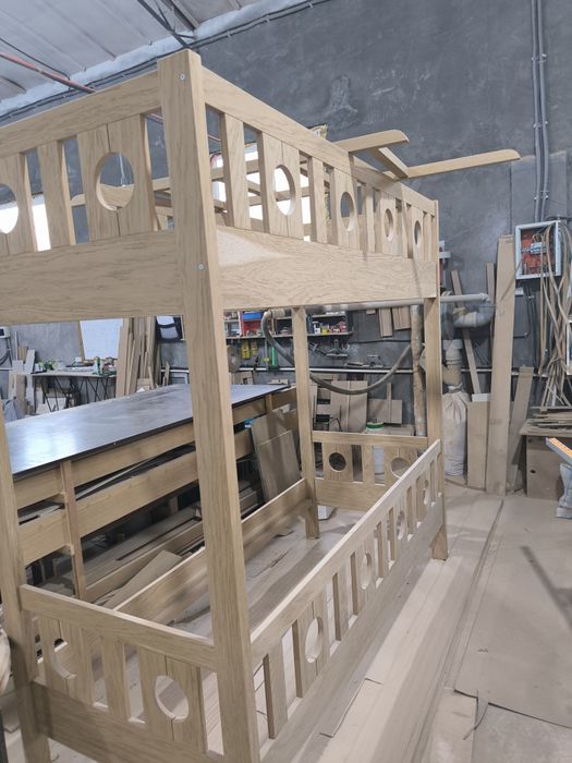 Кровать шпонированная