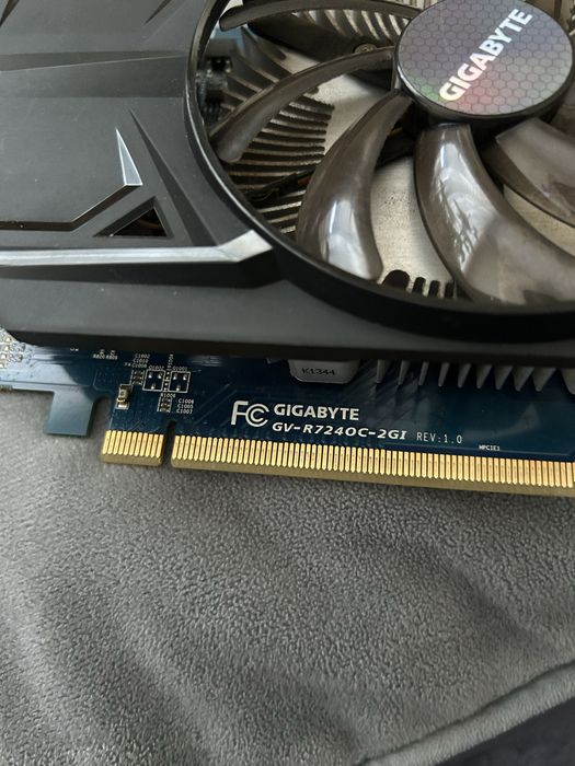 Gigabyte GV-R7 240 C-2GI REV 1.0