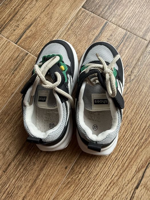 Adidasi noi marimea 27