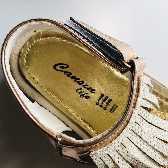 Сандалии на девочку